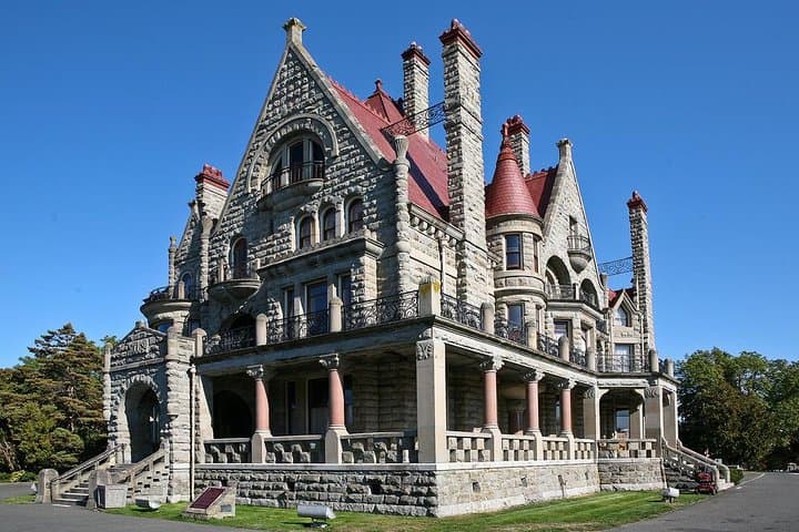Historical Landmarks Tour of Victoria Grand City and Craigdarroch Castle