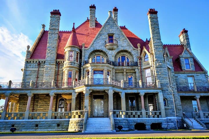 Two-Hour Luxury City Tour of Victoria
