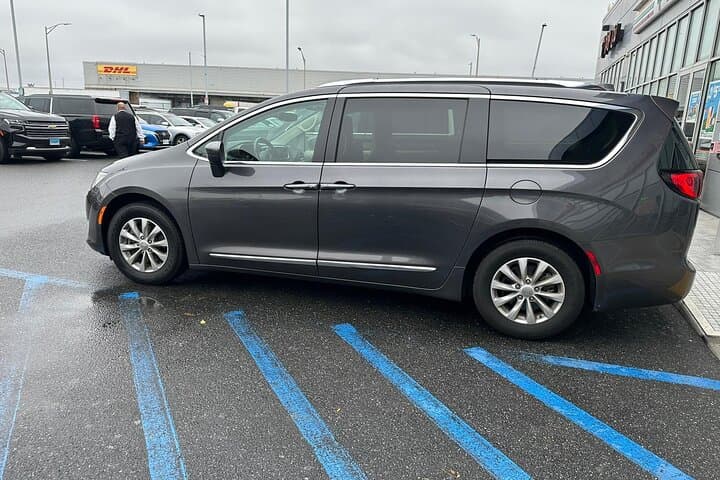 Private Transfer from Nanaimo Port to Victoria Airport (YYJ)