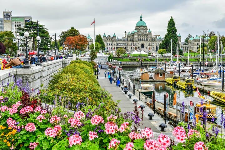 Victoria City Highlights Private Tour