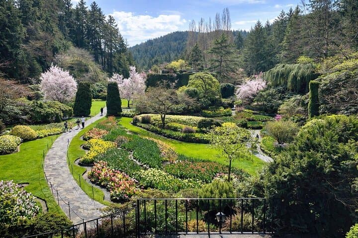 Victoria Highlights Butchart Gardens, Empress, Chinatown (1-9pax)