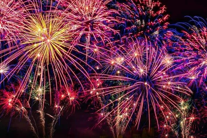 Express Shuttle to The Butchart Gardens and Saturday Fireworks