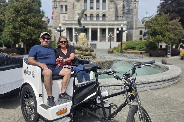 2 Hour Signature Victoria Pedicab Tour for 2-3 Guests