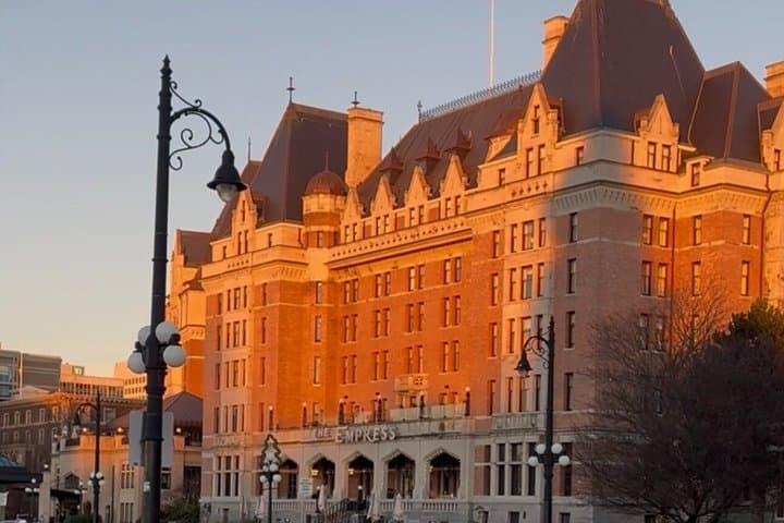 Victoria Walking Tour-Harbour, Heritage and Hidden Stories