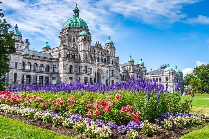 Explore Victoria BC with Private Bus
